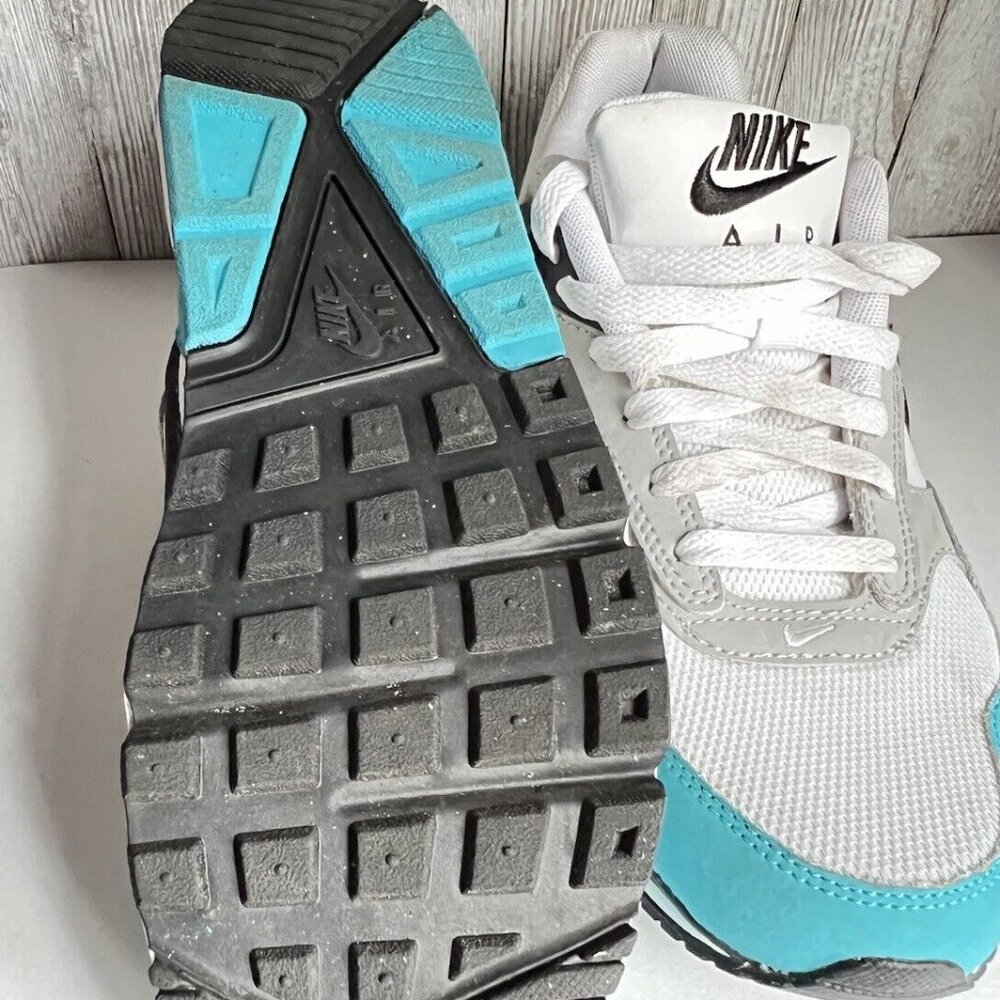 Size 8.5 US Nike Air Max Correlate Club Turquoise - Model # 511417-142 - Picture 4 of 16